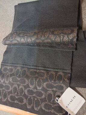 (NEW) COACH Black Logo Knit Scarf with Metallic Accent